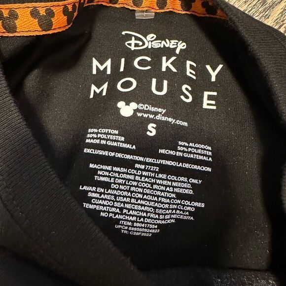 Disney Mickey Mouse Men's Black Bat Dracula Halloween Unisex Tee T-Shirt small - Picture 3 of 4